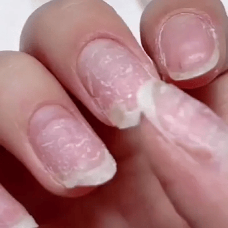 Aceite PrimeWhis para el crecimiento de uñas